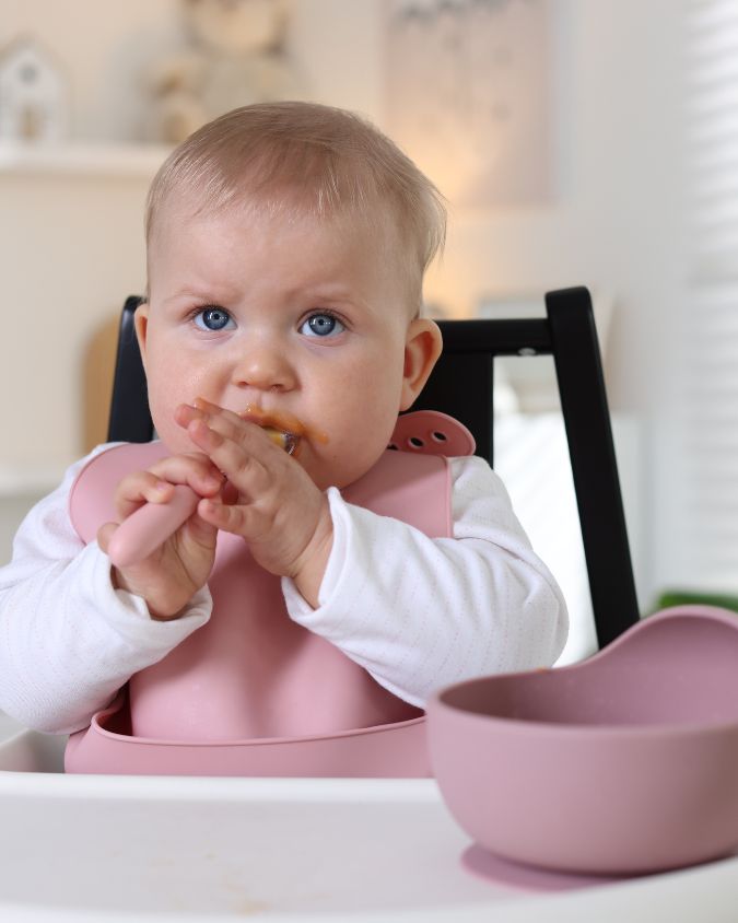 Baby start weaning